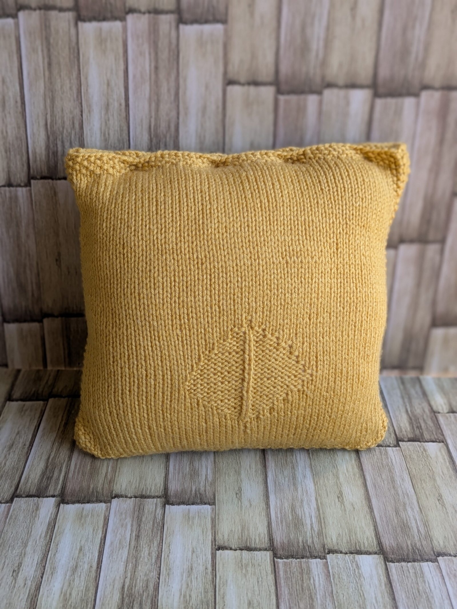 The Goldenrod Leaf Pillow: Free Knit Pillow Cover Pattern goldenrodleafknitpillowcoverpattern